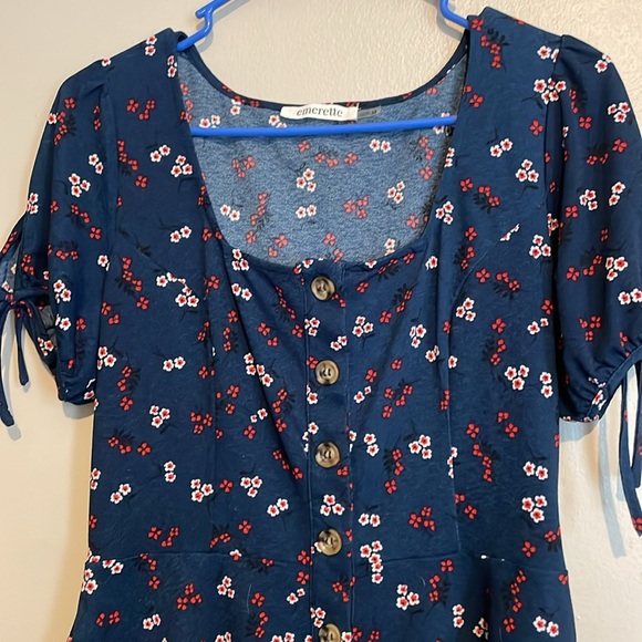 NWOT Emerette Top - Picture 5 of 8